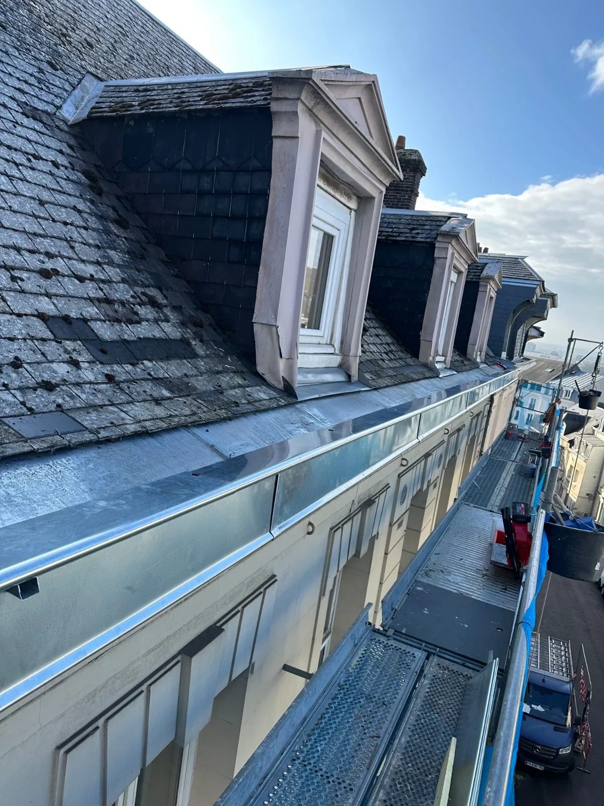 Rénovation de couverture terrasse en zinc avec chéneau sur un immeuble à Rouen — BCR couverture